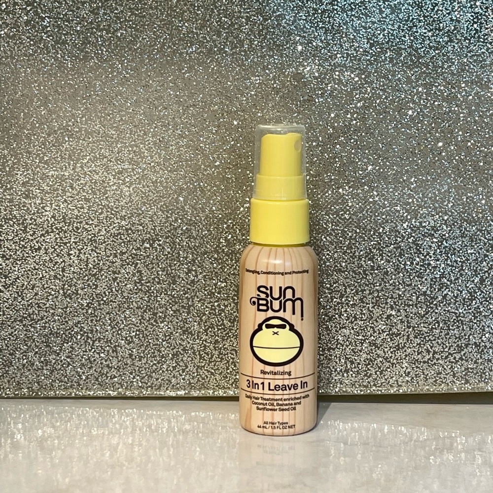 5 for $25 item 🌺 Mini Sun Bum 3 in 1 Leave In Daily Hair Treatment